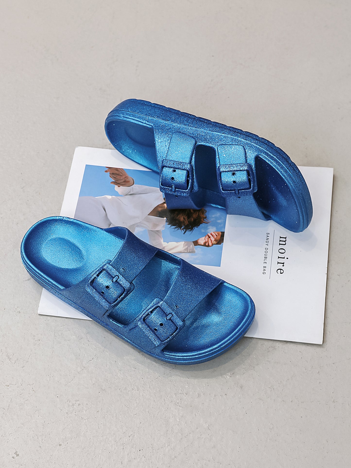 Sandales en gomme pailletée